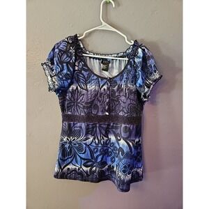 RQT Blue Blouse SzL Scoop Neck Floral Buttons Sinched Front Short Sleeves (A270)
